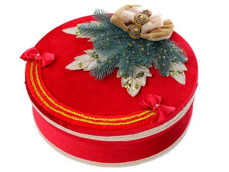 Подарочная коробка с золотым бантом 