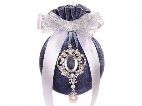 Елочный шар с брошкой 