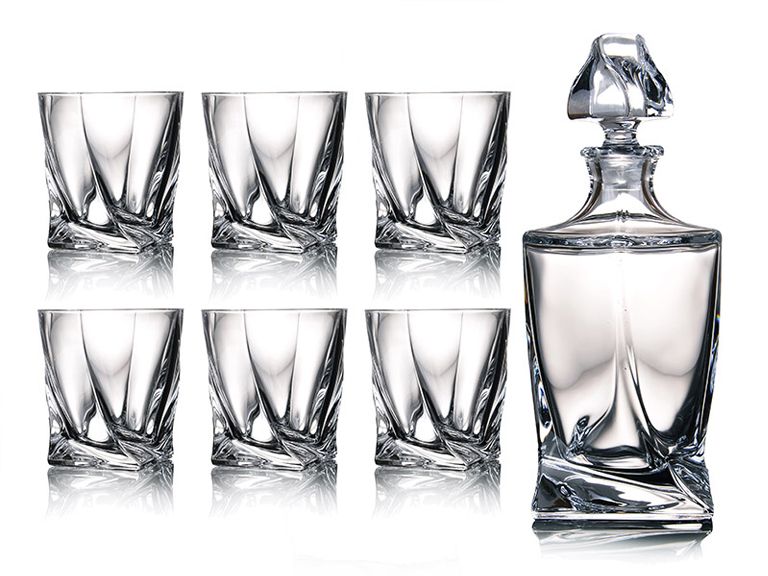 Питьевая посуда, графины, бокалы, стопки